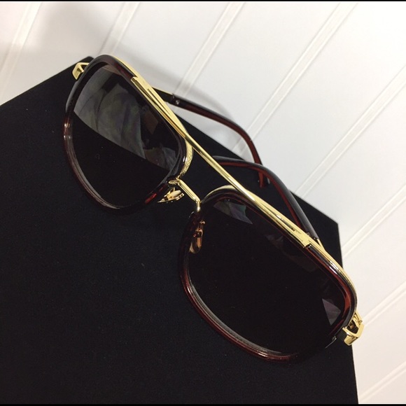 Billionaire Singlasses - Picture 3 of 6